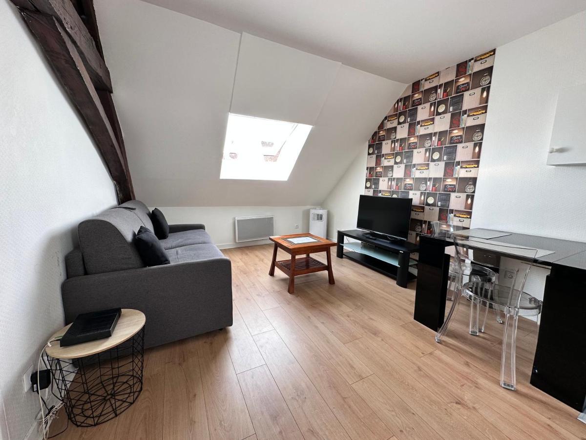 Appartement Au Centre Ville De Санс Екстериор снимка